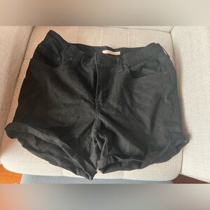 Levis mid length black 31” shorts